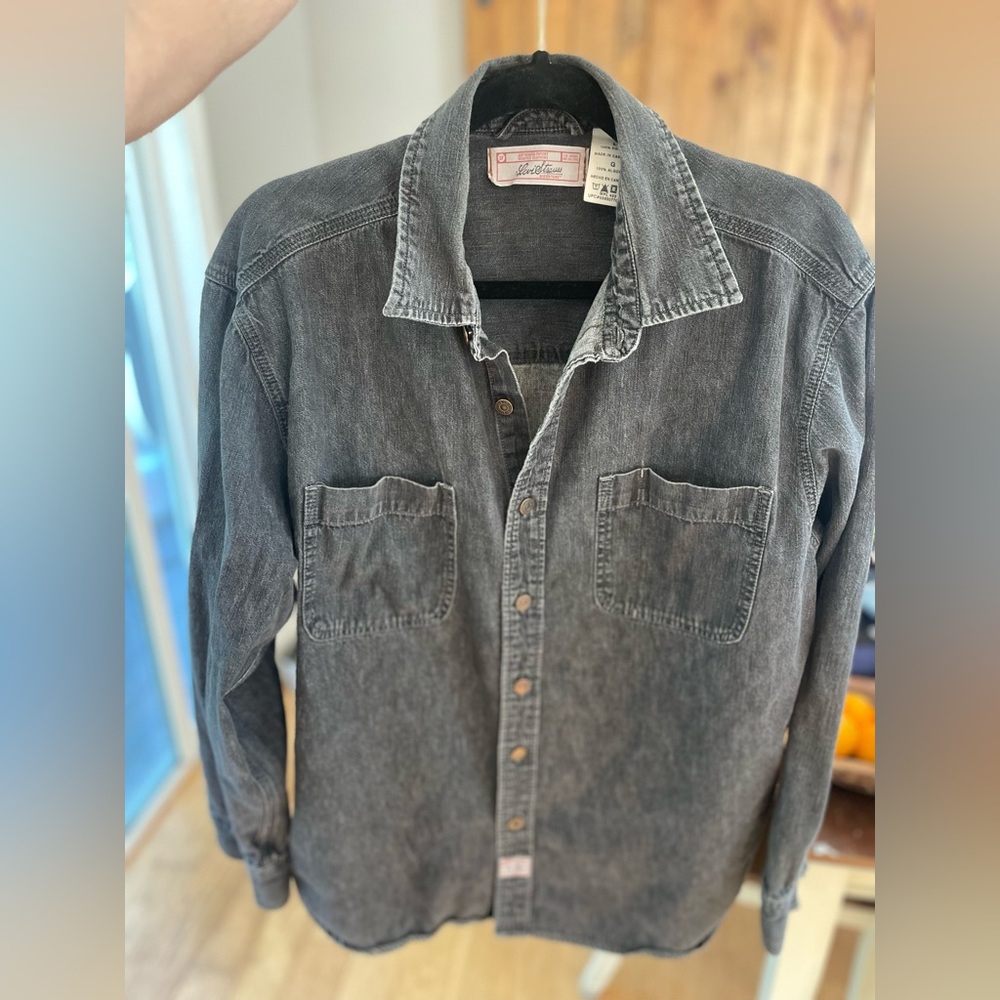 Levi’s vintage denim shirt men’s size L